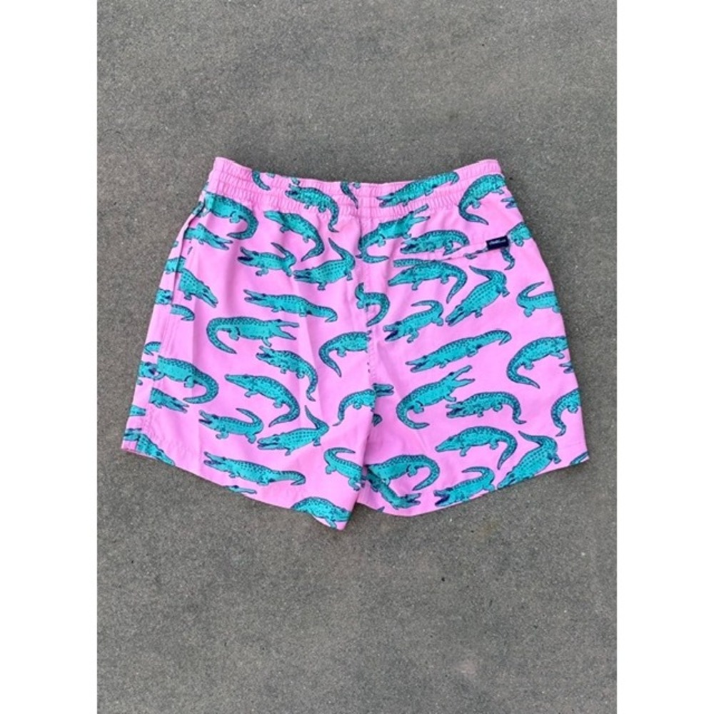 Chubbies Mens Pink Alligator Print Swim Trunks 5.5 Inseam Small Gator Shorts - Picture 2 of 3